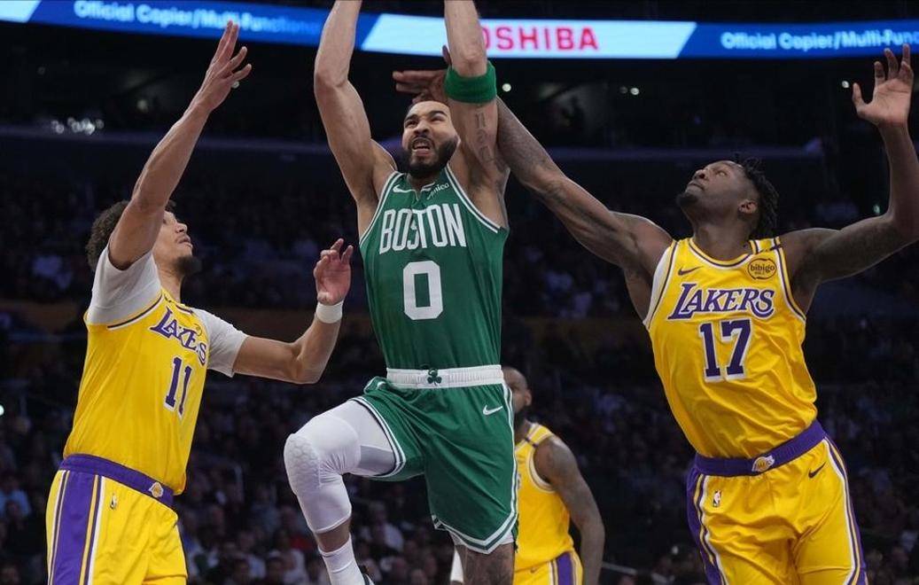 aoa体育教练-新援汇聚球队，巨星组合震撼出场，刷新气势的简单介绍