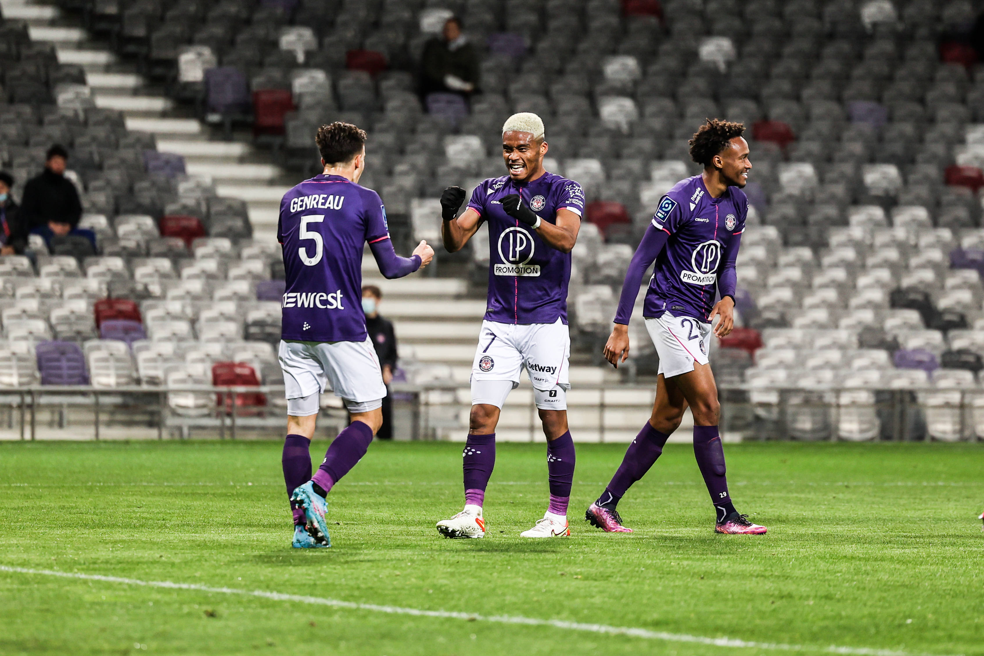 关于圣埃蒂安队客场战胜对手,保持不败势头的信息 关于圣埃蒂安队客场战胜对手,保持不败势头的信息