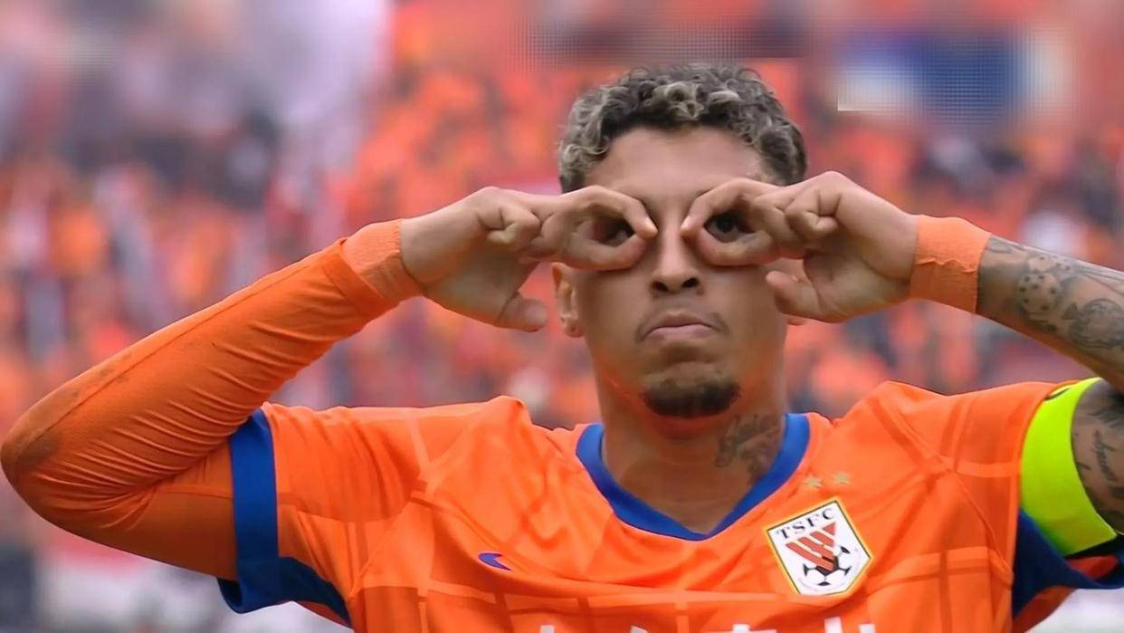 aoa体育培训-包含法甲劲旅闪耀赛场，强力对手难敌压力的词条