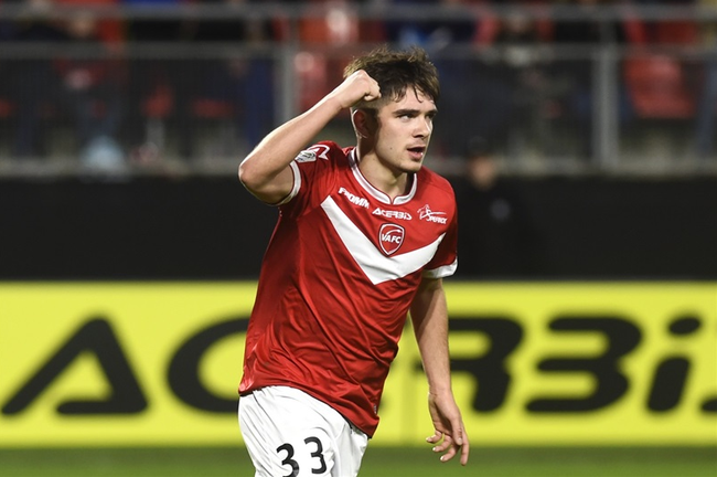 瓦朗谢纳客场大胜,稳固积分榜前列的简单介绍 瓦朗谢纳客场大胜,稳固积分榜前列的简单介绍