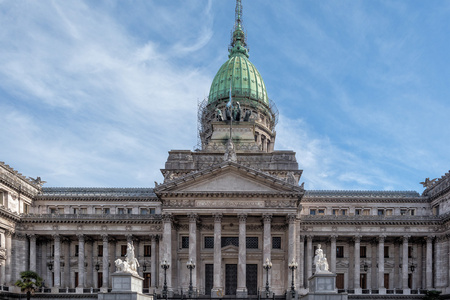 关于布宜诺斯艾利斯独立连续不败,争冠形势一片大好的信息 关于布宜诺斯艾利斯独立连续不败,争冠形势一片大好的信息