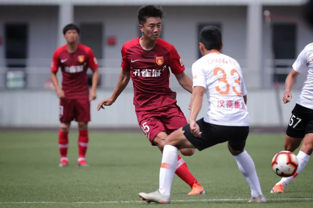 aoa体育活动-河北华夏幸福主场告捷，击败武汉卓尔队