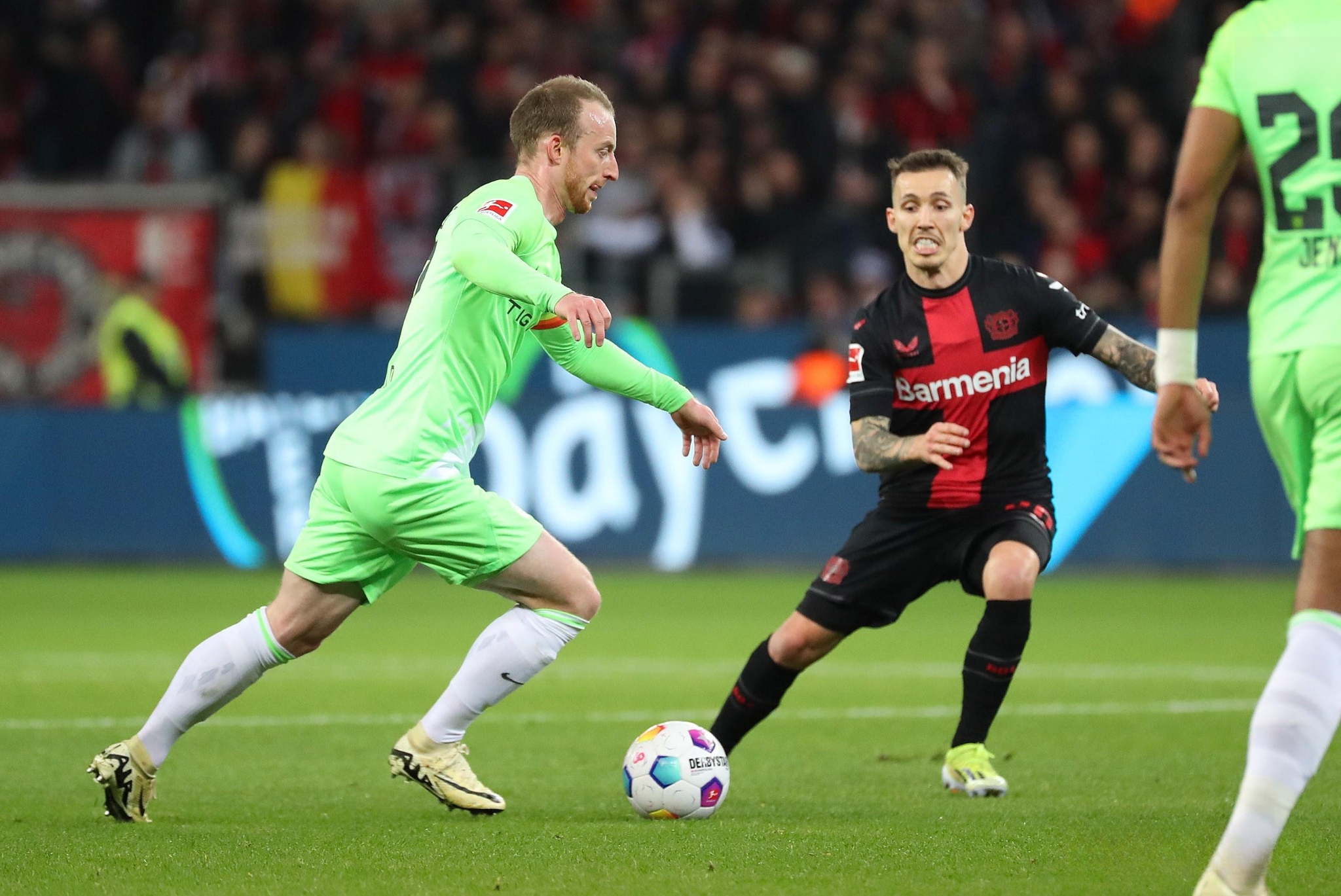 aoa体育官网-沃尔夫斯堡击败对手，谋取胜利的简单介绍