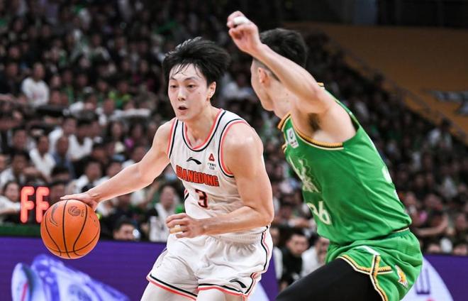 aoa体育教练-广东男篮全力以赴，迎接山东队挑战