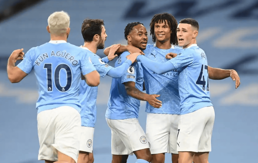 曼城主场大胜里昂小组赛表现抢眼 曼城主场大胜里昂小组赛表现抢眼