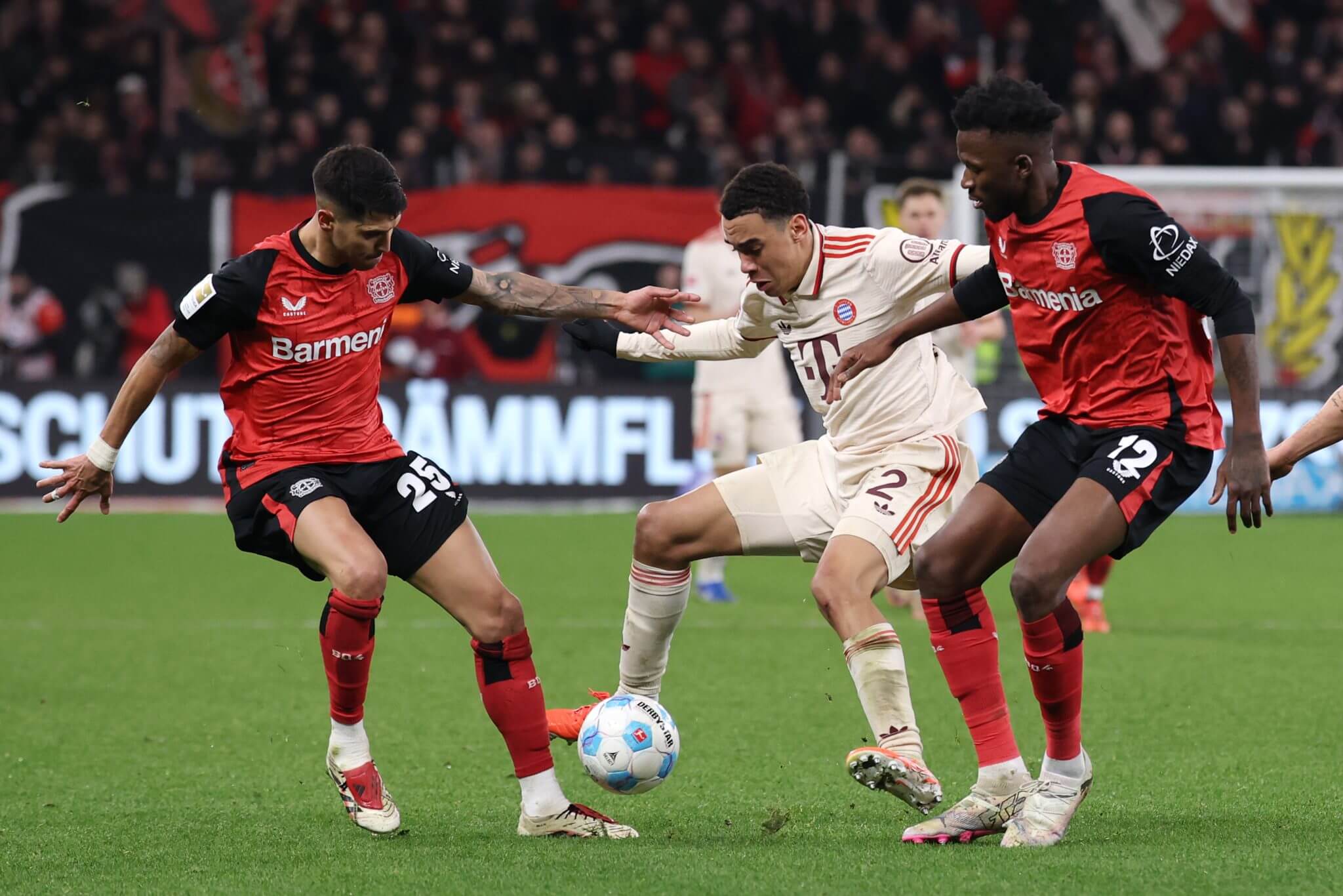 aoa体育馆-关于欧洲赛场豪门对决，球迷呐喊声不断的信息