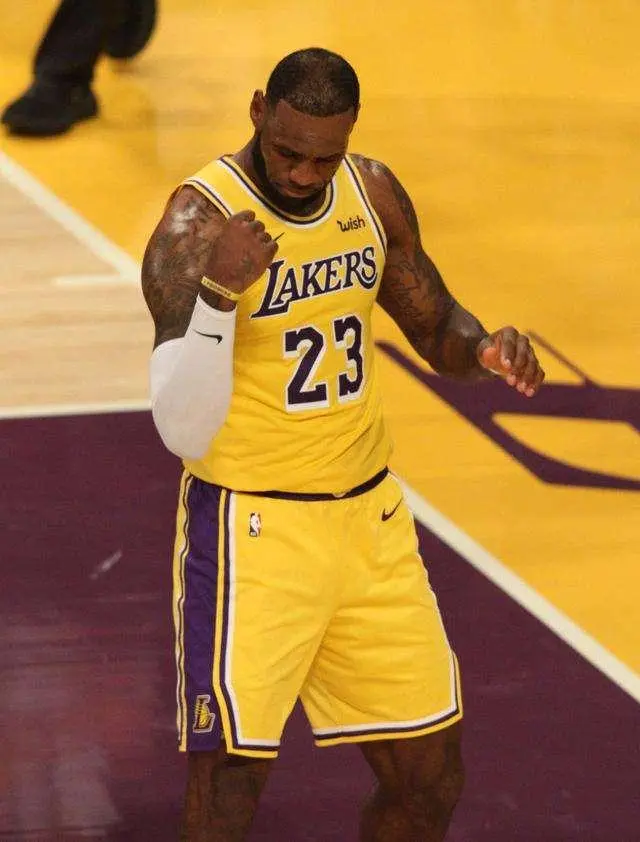 经纪人透露球星去留观望，妥协难求