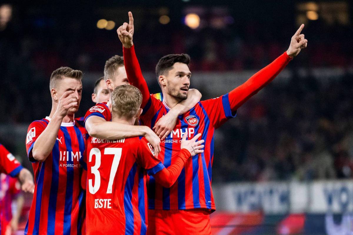 aoa体育-狼堡门将神勇表现，助球队战平对手