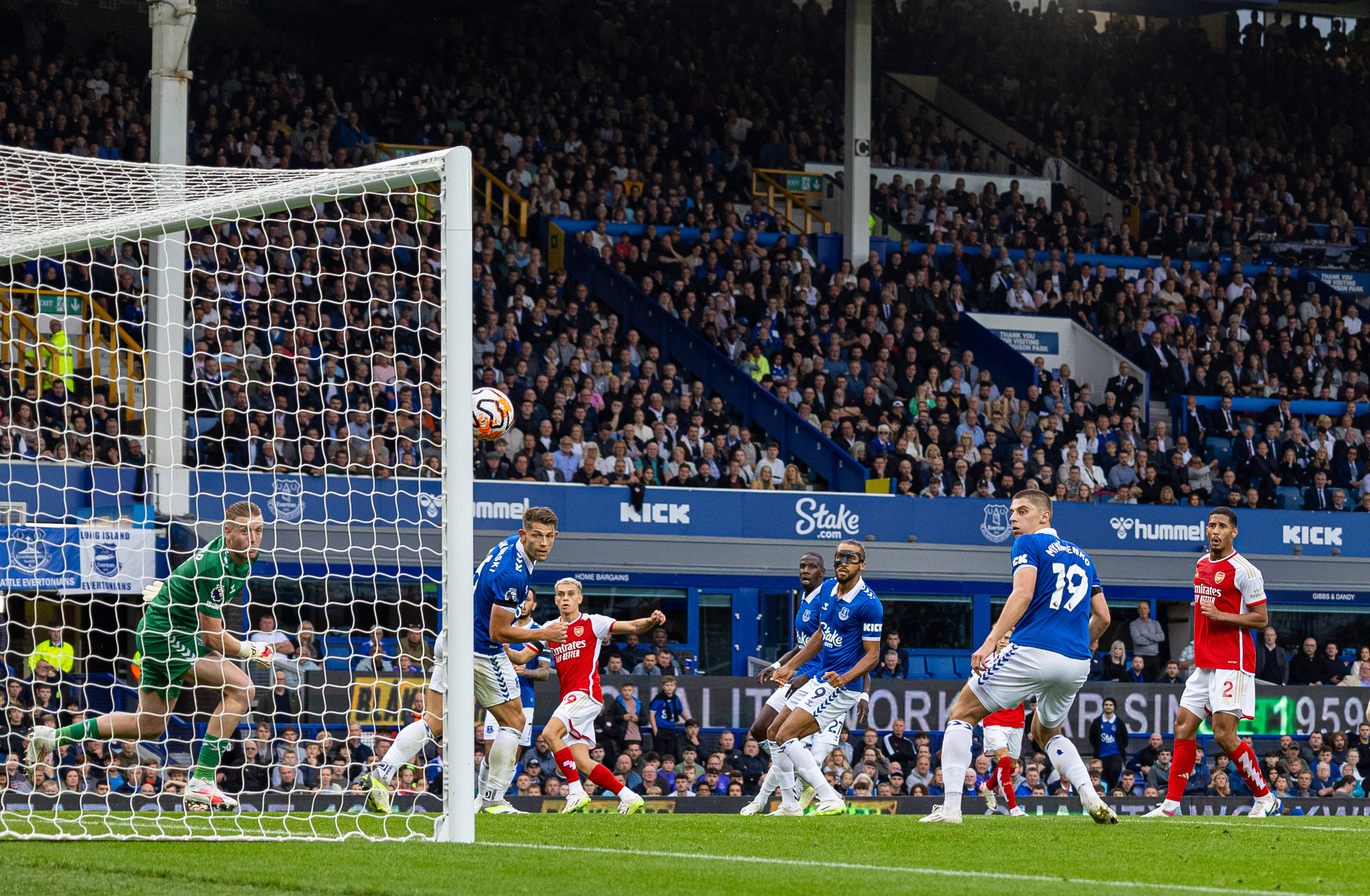 阿森纳主场战平狼队,难分胜负 阿森纳主场战平狼队,难分胜负