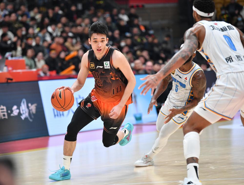 aoa体育视频-北京北汽重建青年军团，备战2022赛季CBA联赛的简单介绍