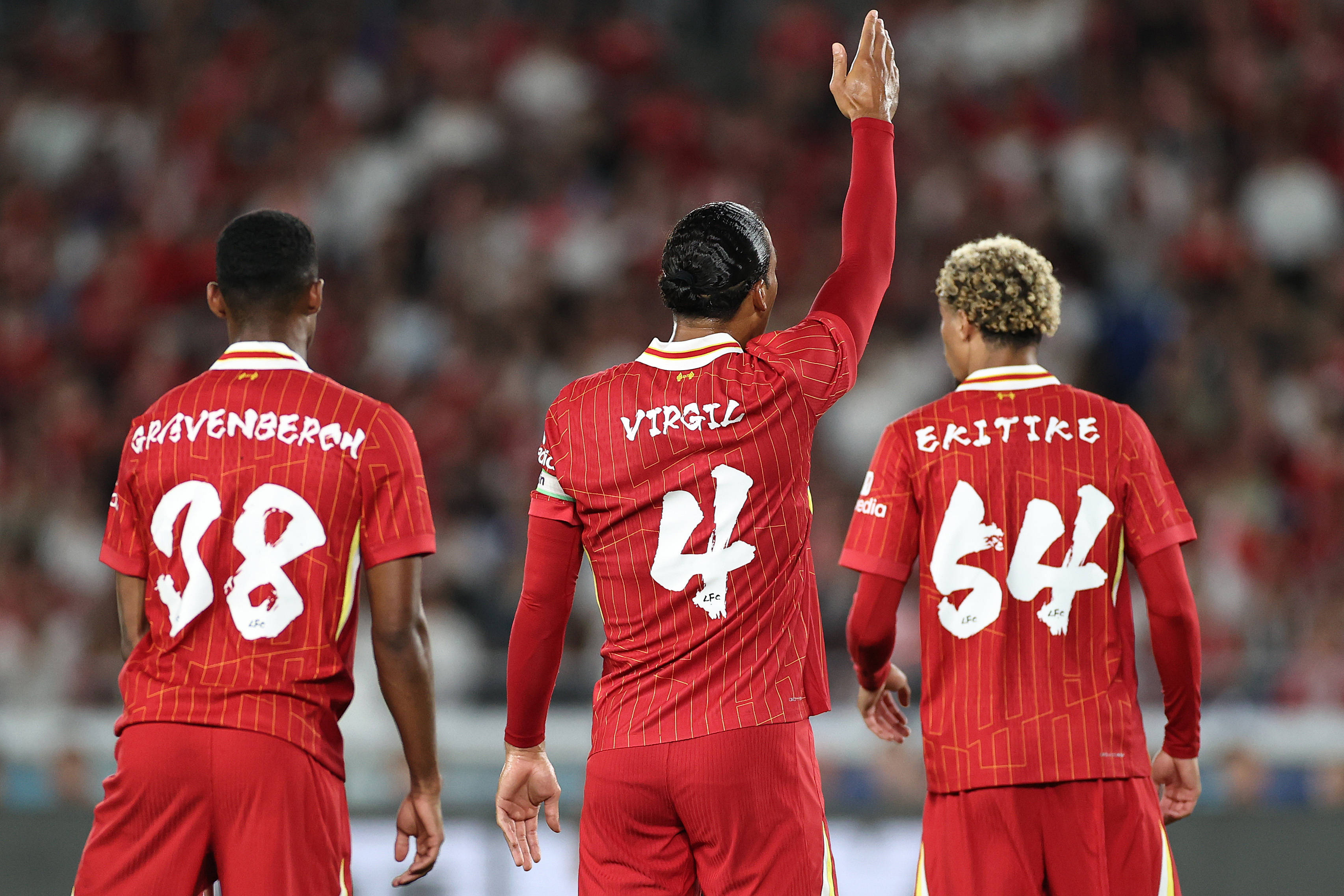 利物浦队在跨国比赛中赢得胜利 利物浦队在跨国比赛中赢得胜利