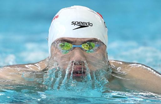 日本游泳选手刷新世界纪录，夺冠！