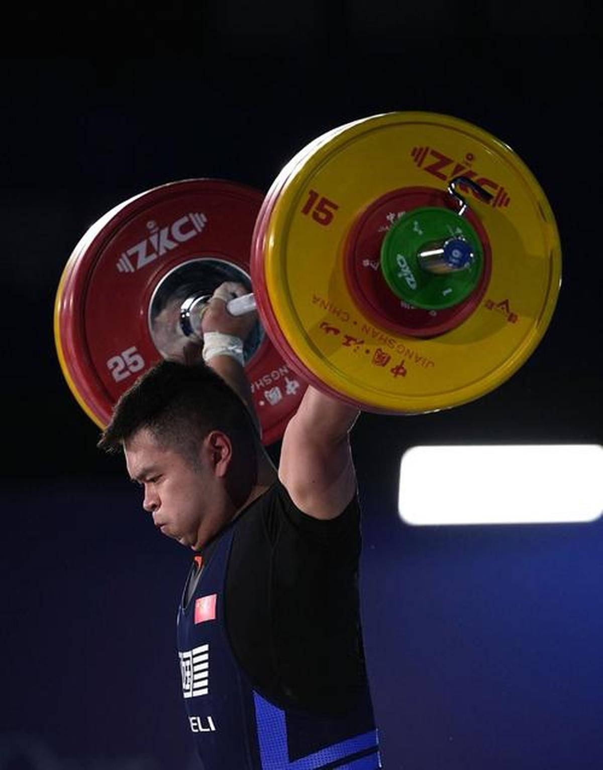 俄罗斯选手在举重比赛中获得金牌 俄罗斯选手在举重比赛中获得金牌